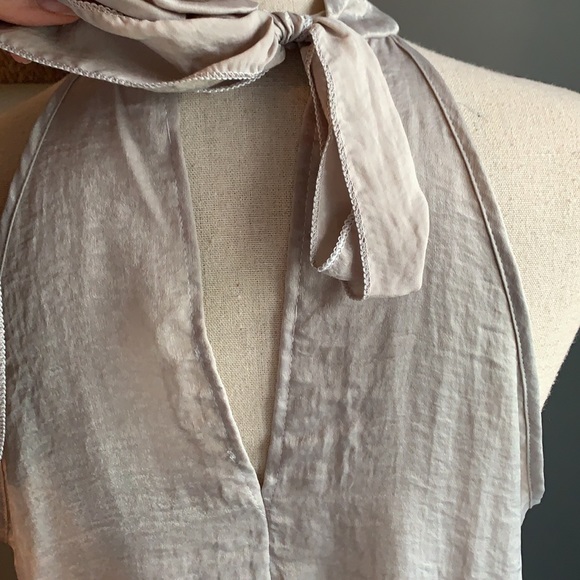 ❌DONATED❌Silver Gray Sleeveless High Neck Flowy Tunic Top - Picture 9 of 11